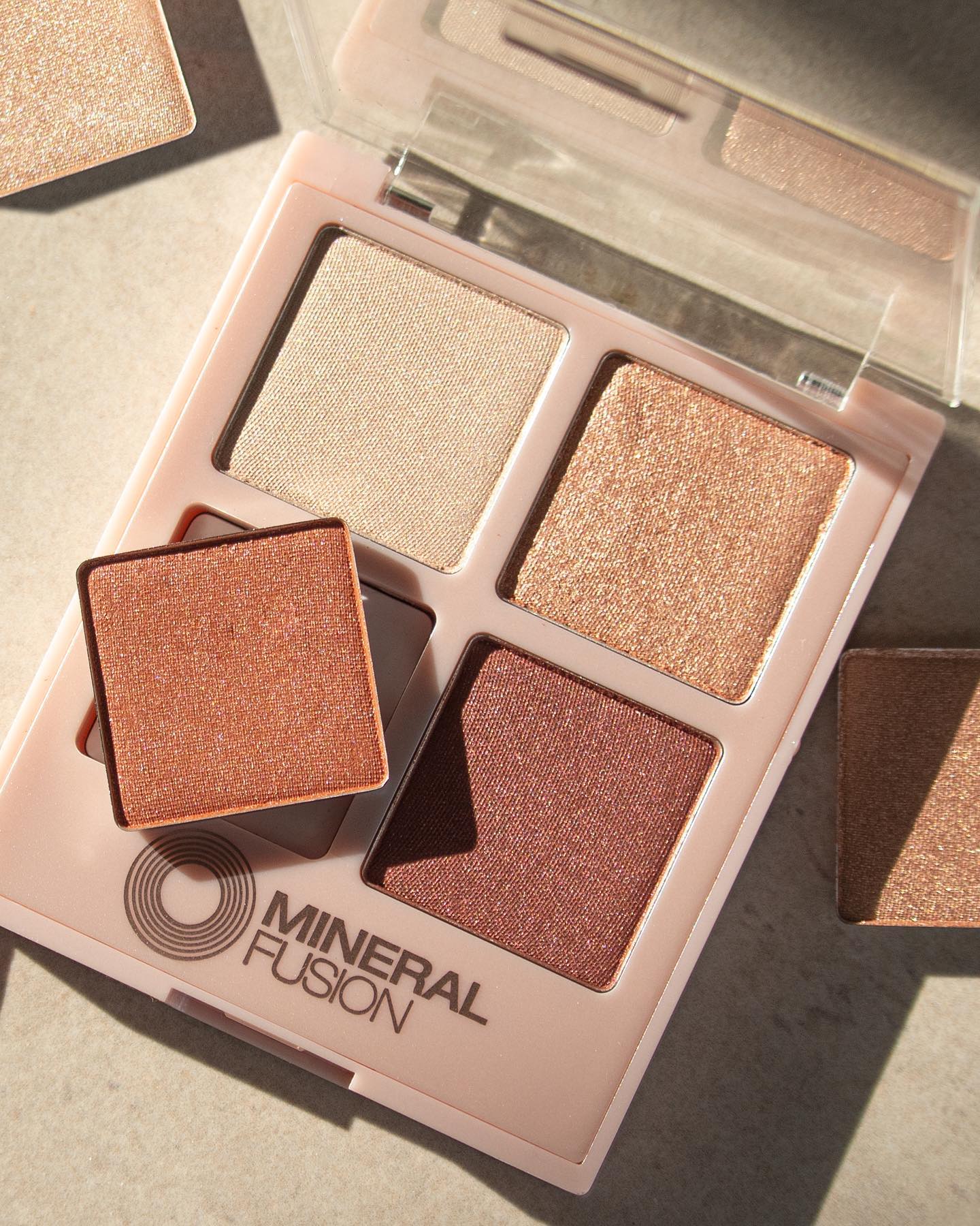 Eye shadow 