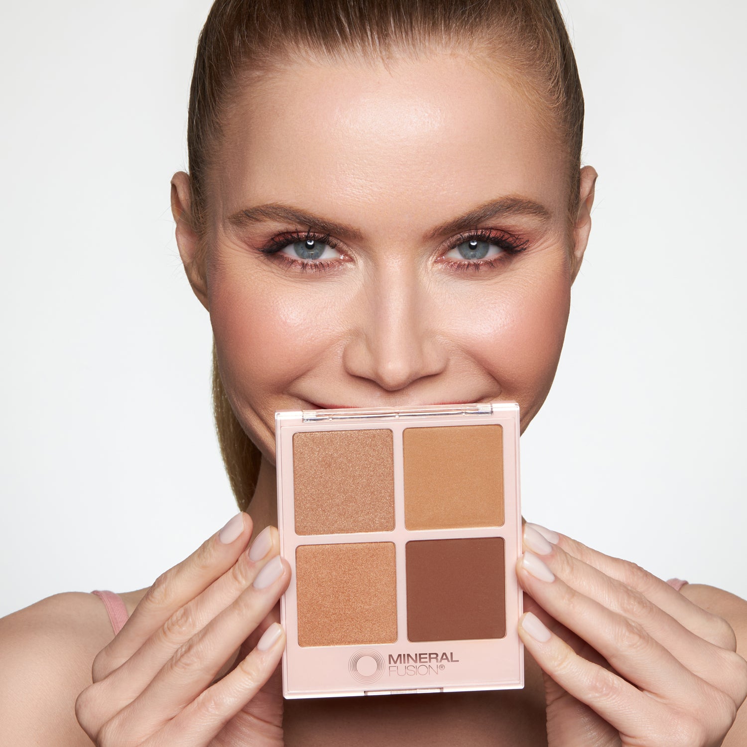 Bronzer product model